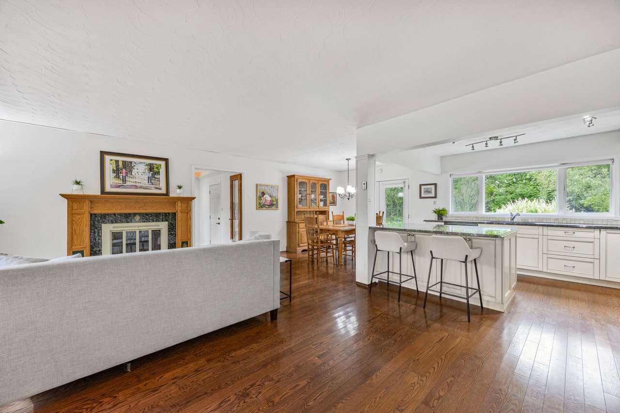 55 Old Church Road, King