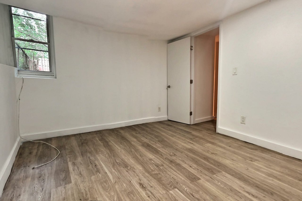 42 Hawthorne Street Unit: Garden