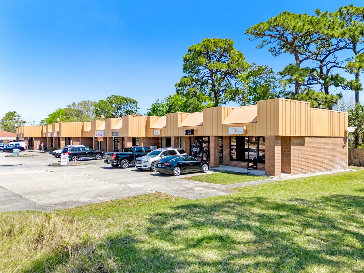 2715 N Harbor City Blvd