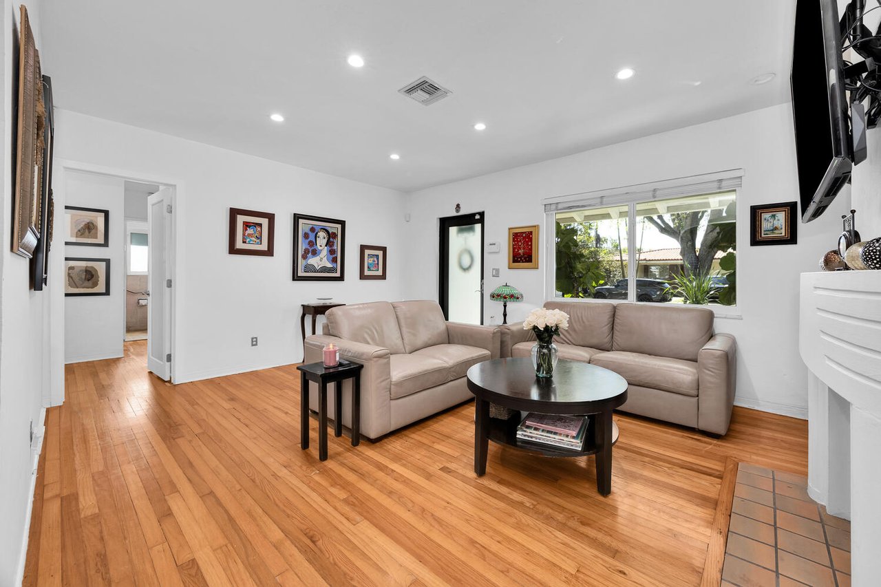 Charming Pool Home at 1005 Columbus Blvd