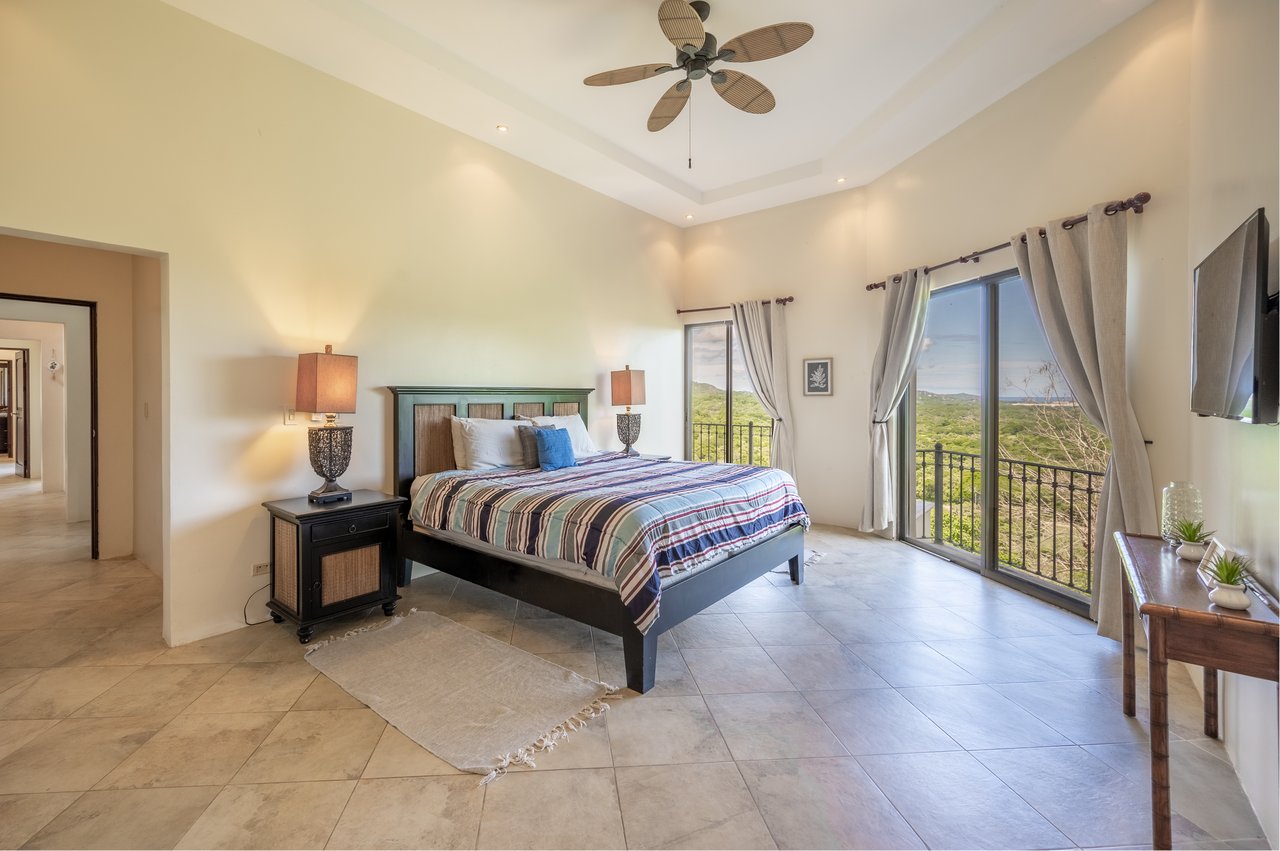 Casa de la Promesa, Vistas de Flamingo , Playa Potrero, Guanacaste