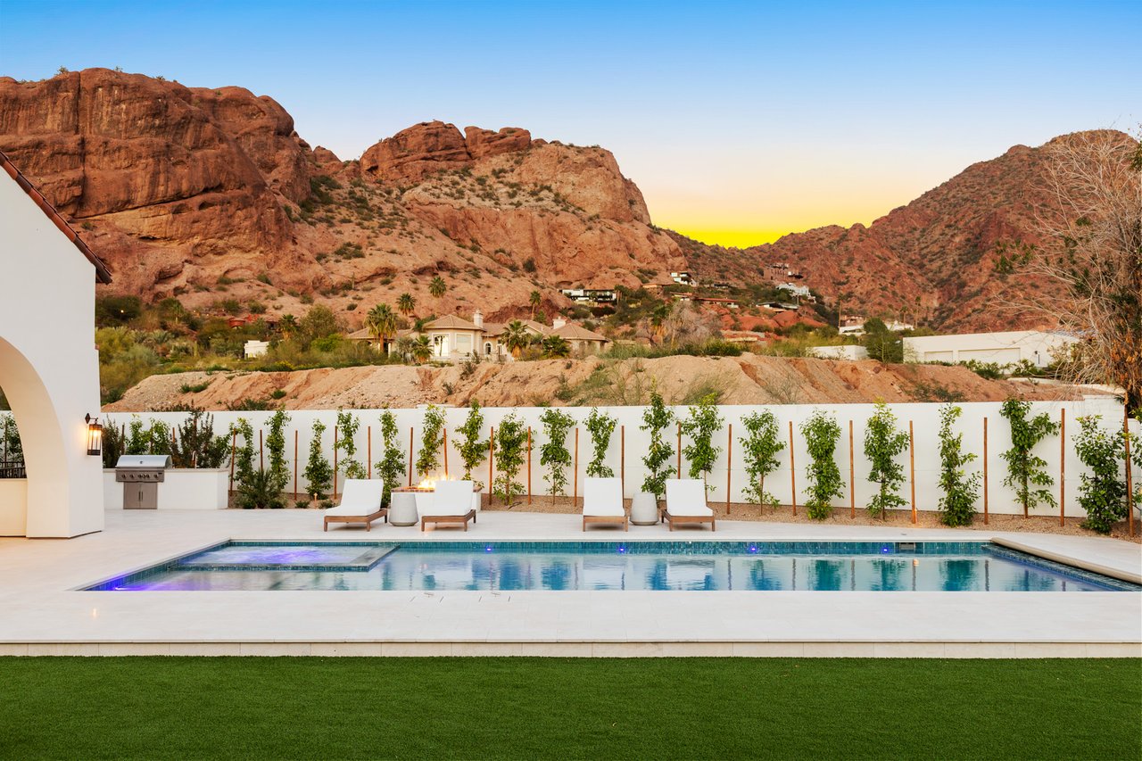 4605 E ROCKRIDGE Road