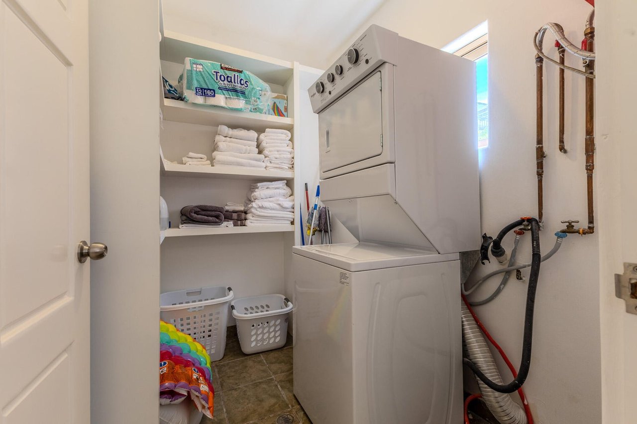 Ventanas - 22 Las Ballenas