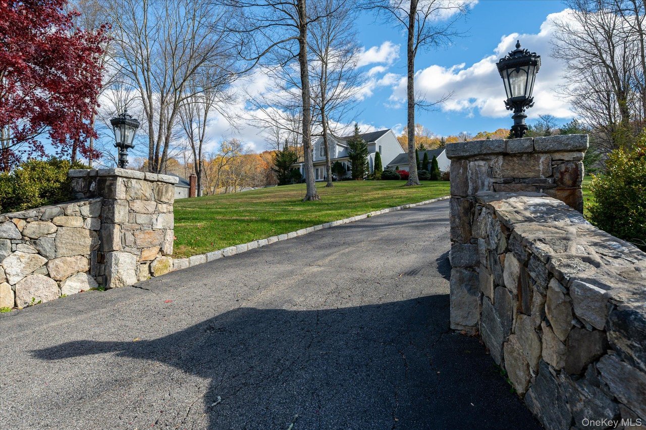 468 Peekskill Hollow Rd