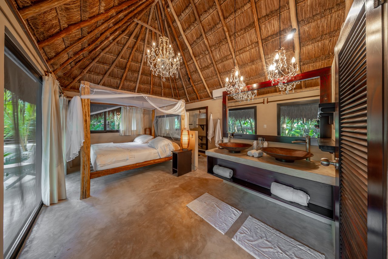 Casa Chic Tulum | Rare Beachfront Estate in Hotel Zone