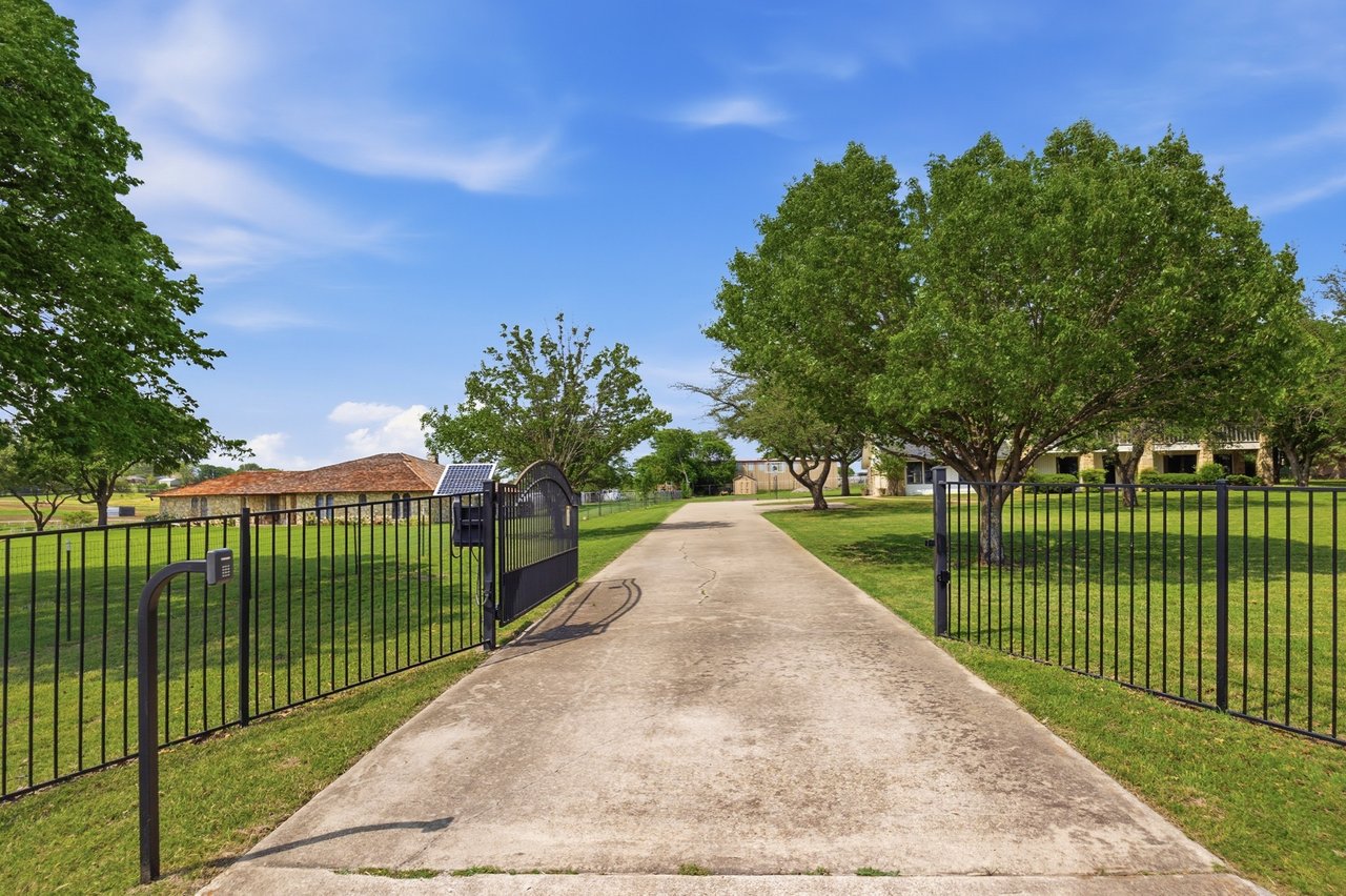 Acreage, Updated, All Near All Saints Episcopal School
