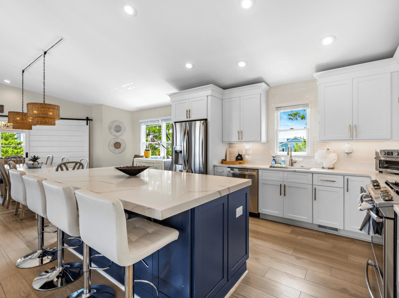4 W Magnolia Ave 