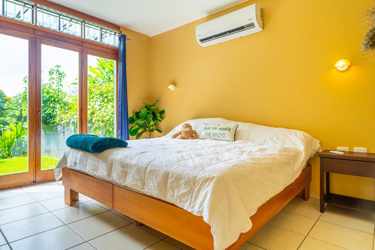 VILLA TURQUESA, MAJESTIC OASIS WITH EXTRA BUILDING SITE, CLOSE TO THE BEACH & WILDLIFE 