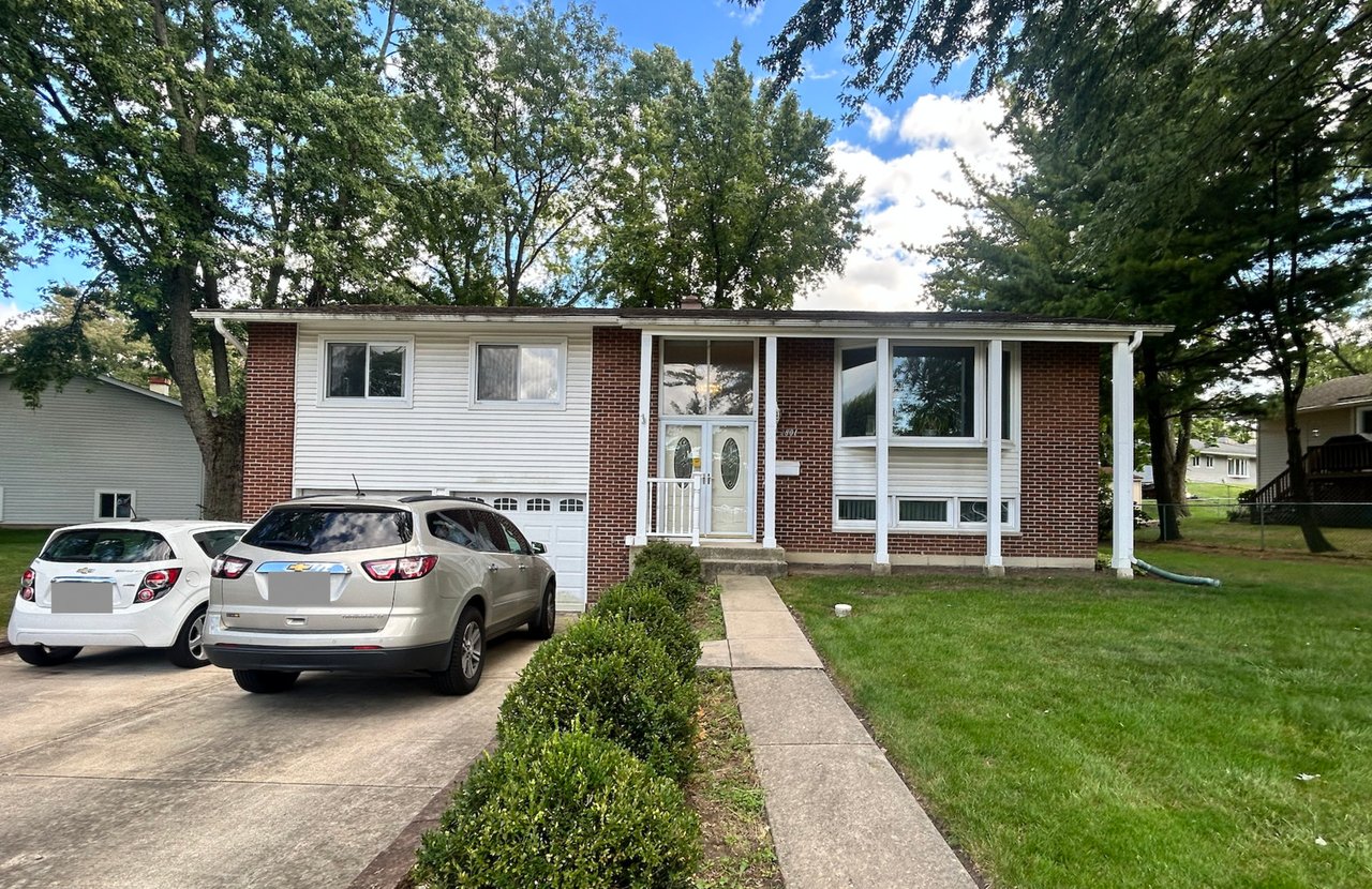 2801 Mitchell Drive, Woodridge