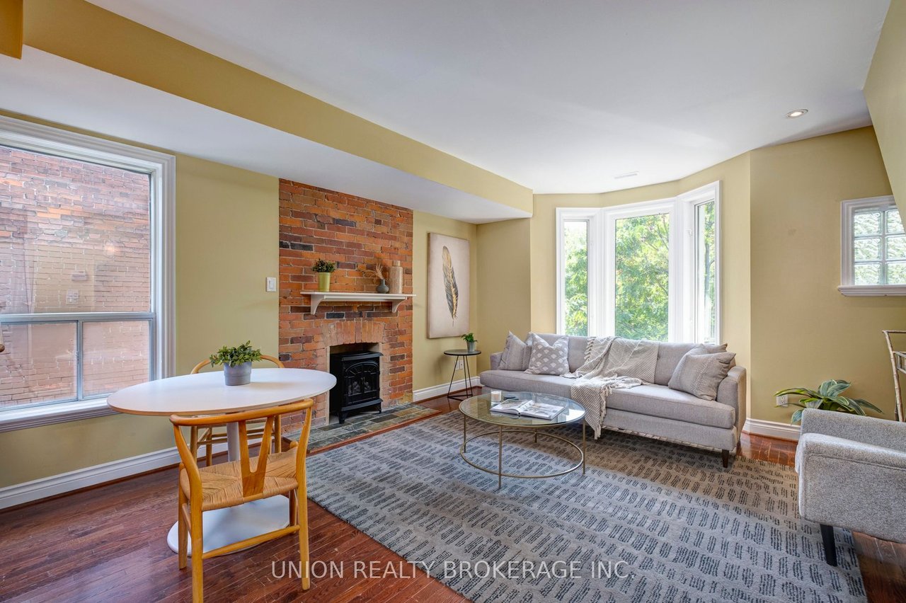 53 Ravina Cres