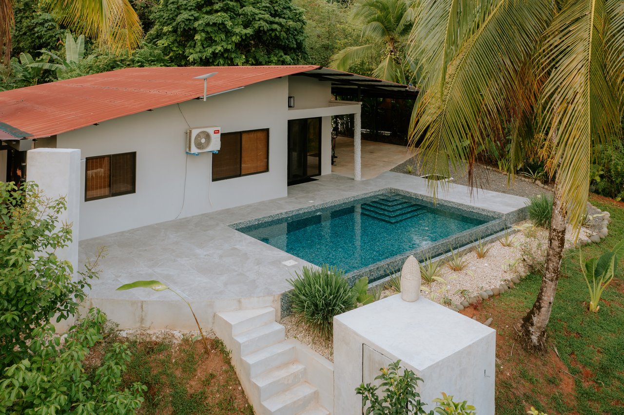 Ocean Peek Paradise Villa - 3 Bed - 1 Bath With a Pool in Hatillo