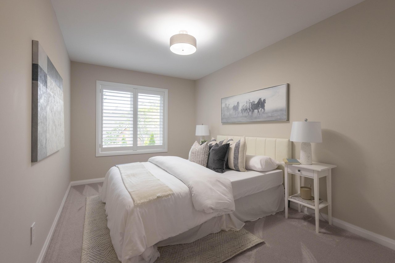 1064 Queen Street W 32A