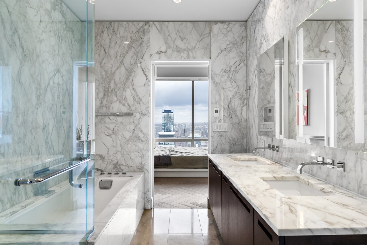 Suite 5804- 180 University Avenue