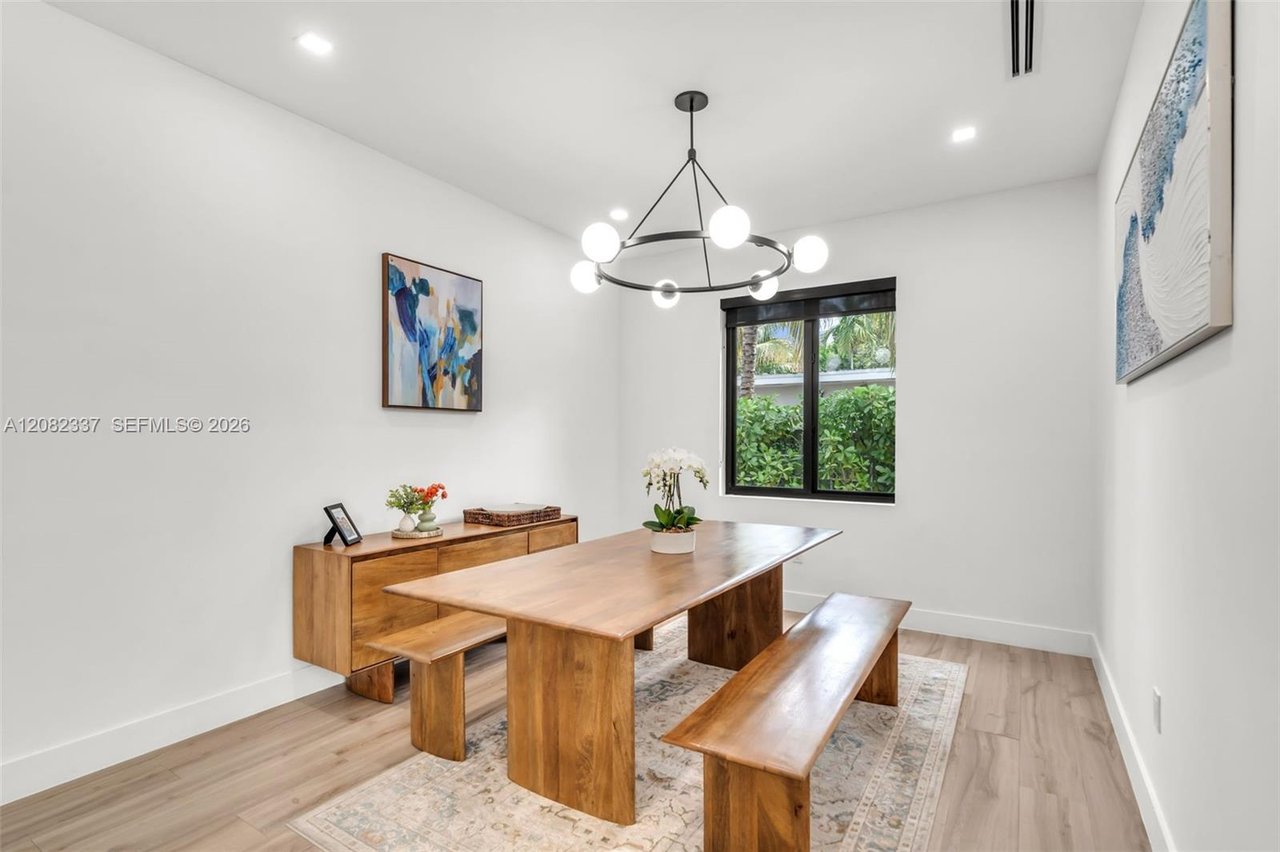 5759-SW-42-Street-miami-fl-home-for-sale-dining-room