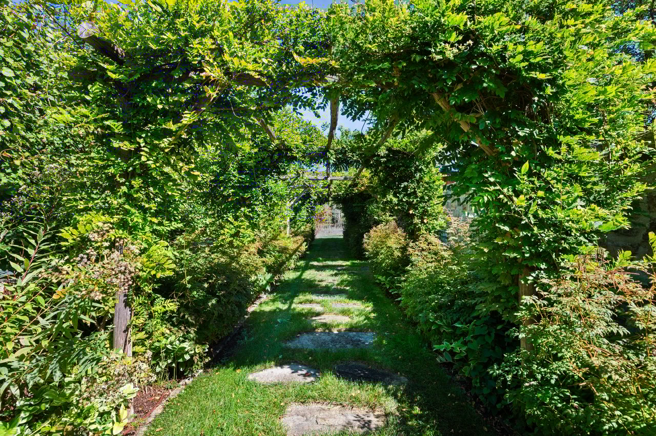 Brook Hollow Farm