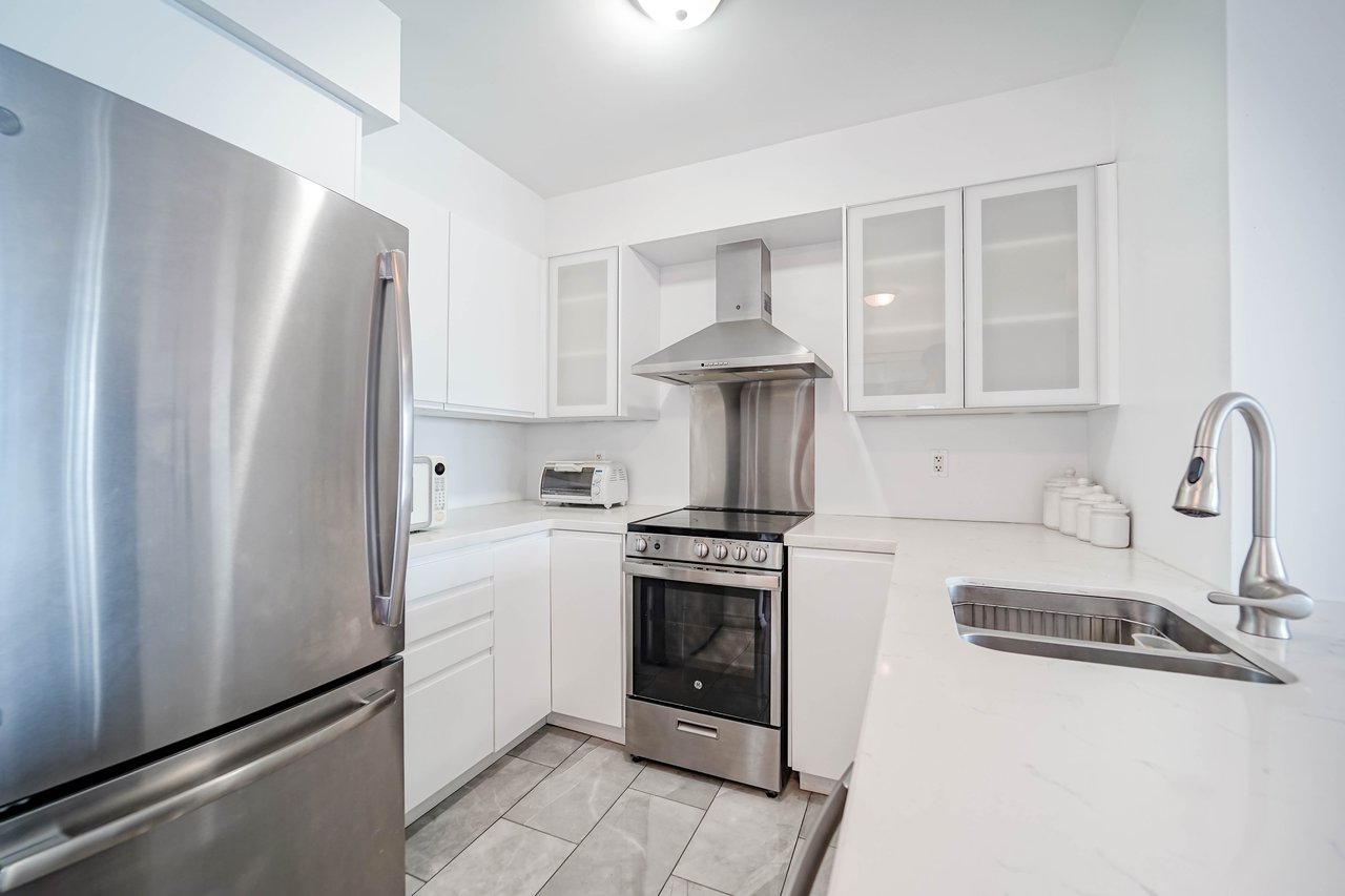 2772 Keele St 303