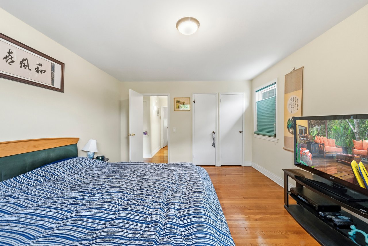 1028 Harvard Place, Fort Lee, NJ 07024