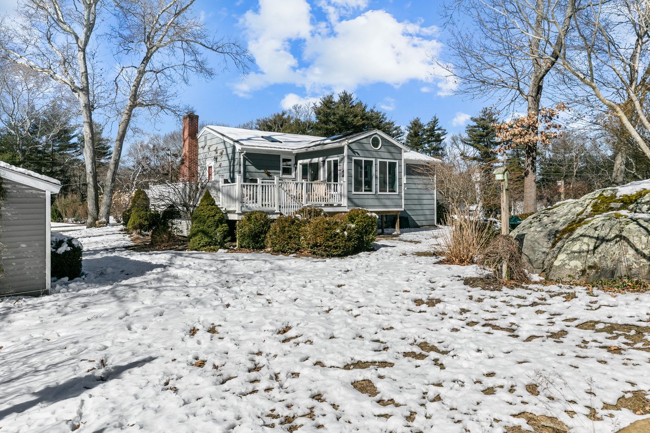60 Knollwood Circle, North Kingstown, RI 02852
