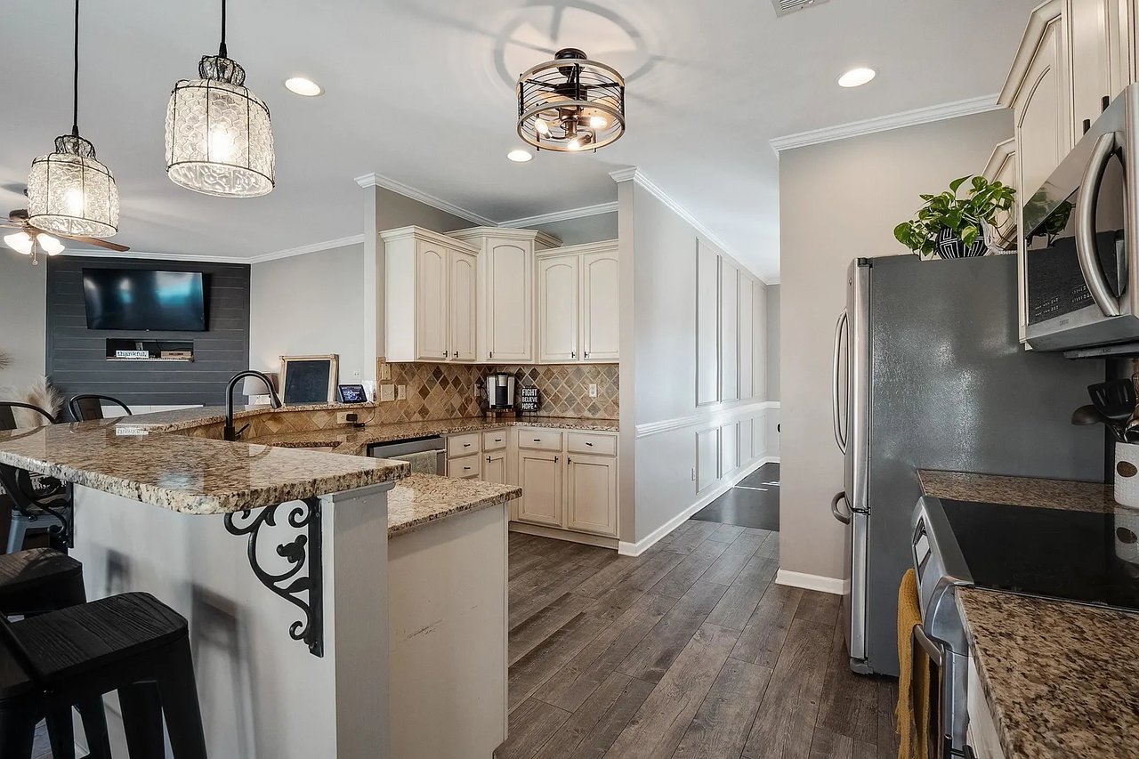 12060 Country Valley Dr