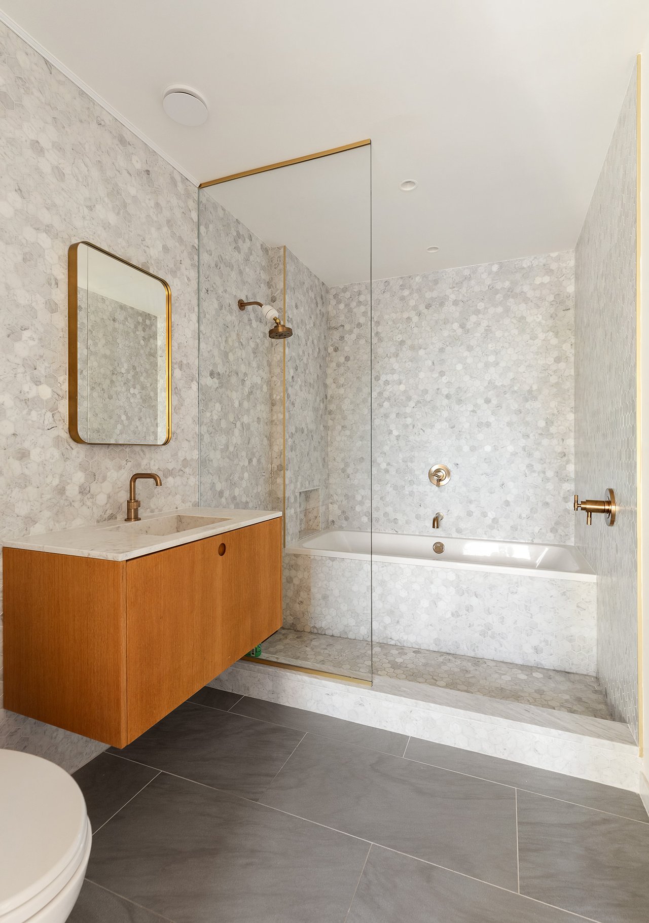 670 Union Street, 4A 