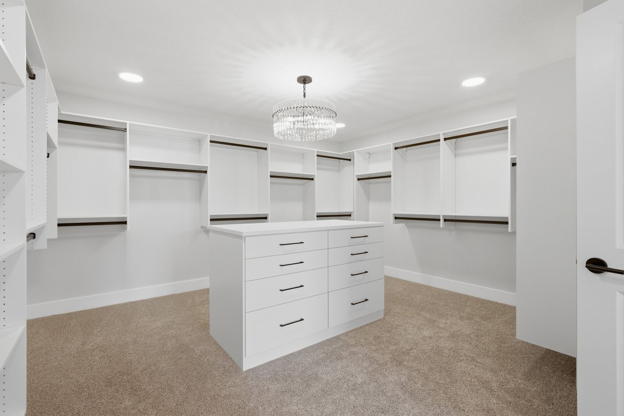 378 Bessborough Drive SW