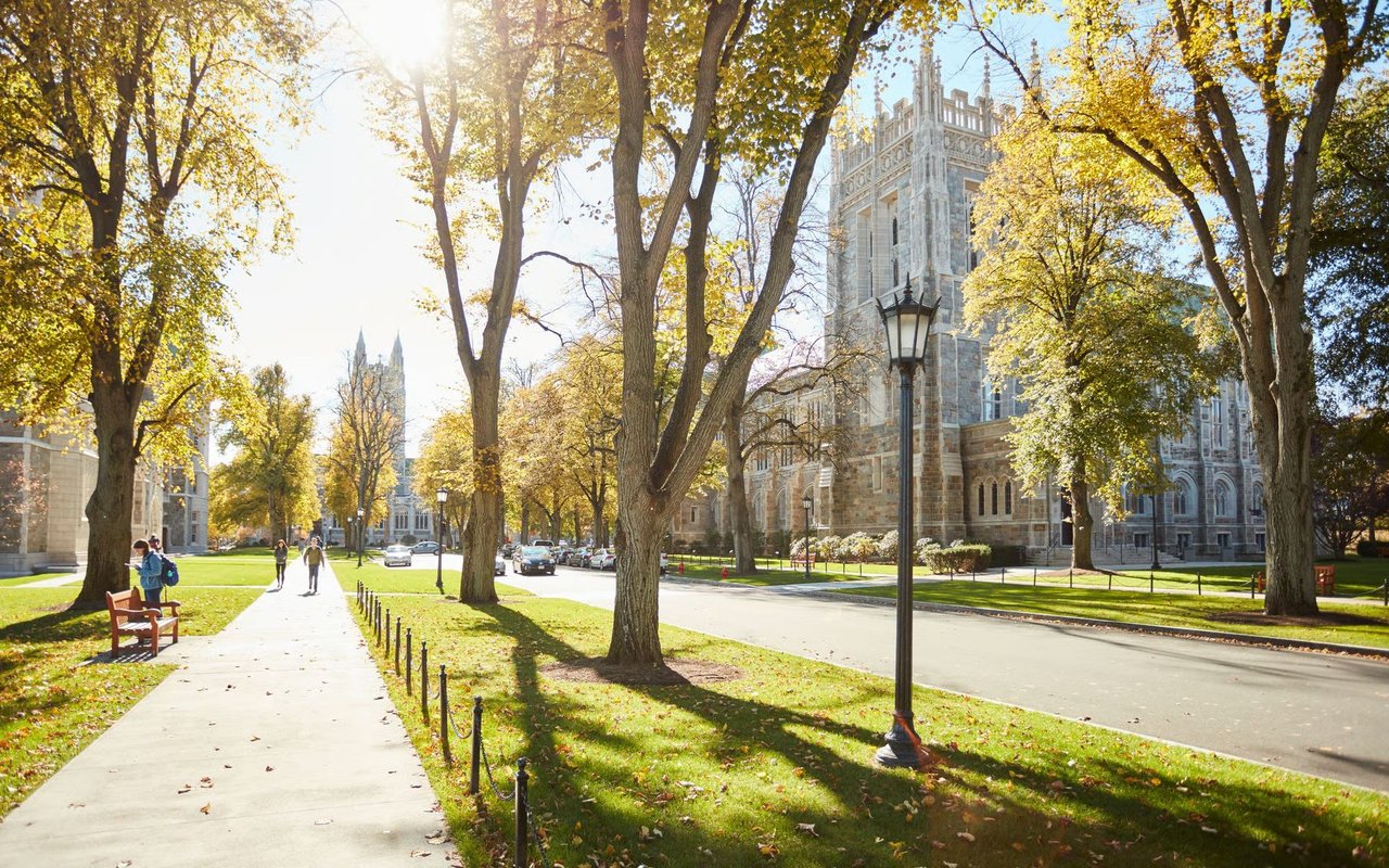 NEWTON NEIGHBORHOOD GUIDE