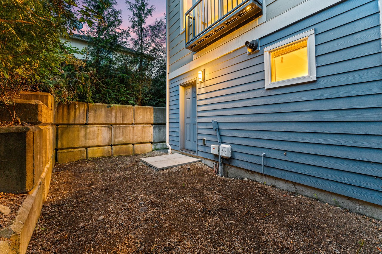 303 Anacortes Pl NE