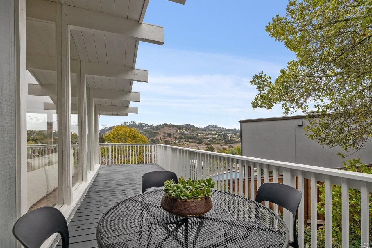 30 Reed Ranch Rd