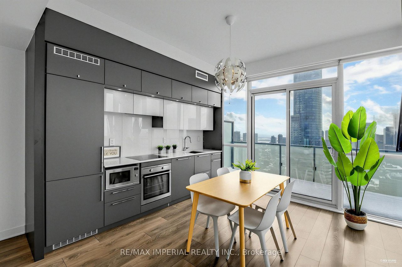 LUXURY SOUTHWEST PENTHOUSE