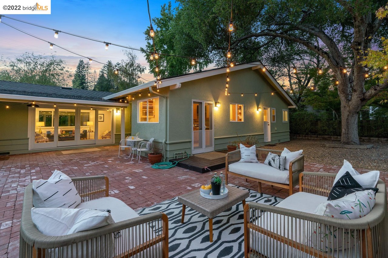 10 Woodside Dr