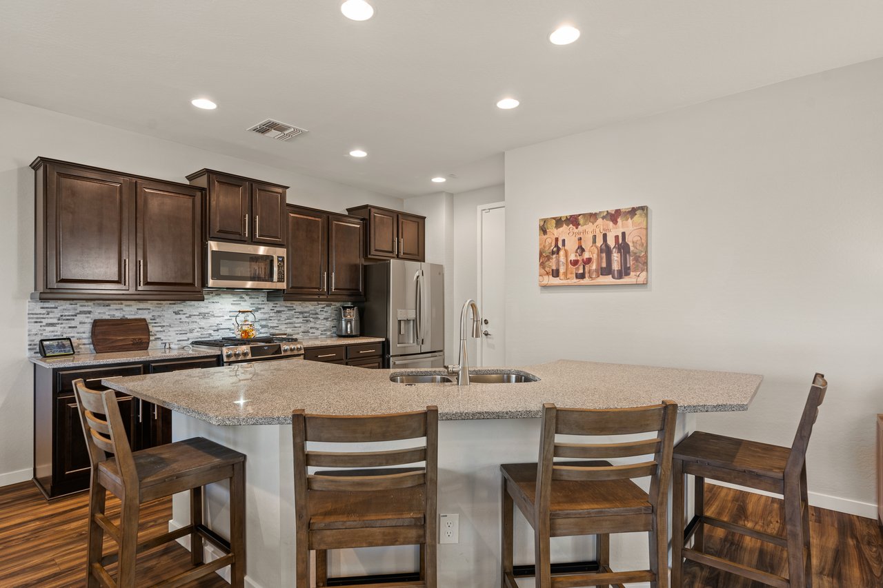 22136 N 28th Place