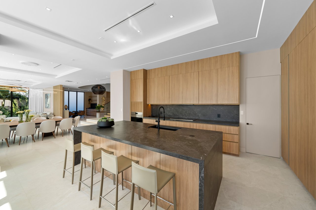 2950 NE 164th Street