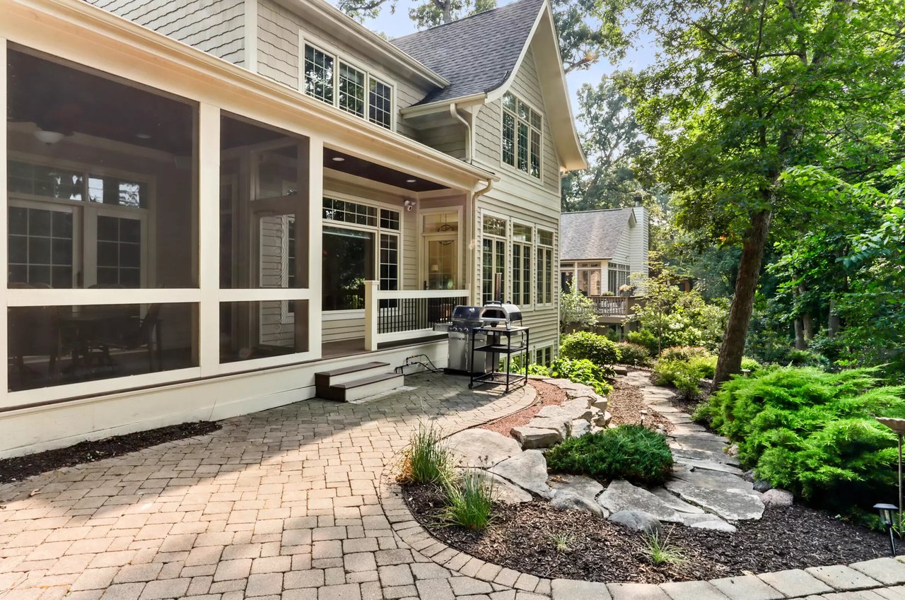 158 Abbey Springs Dr