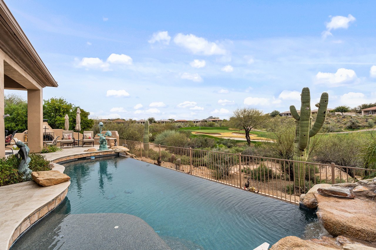 9657 E PEREGRINE Place