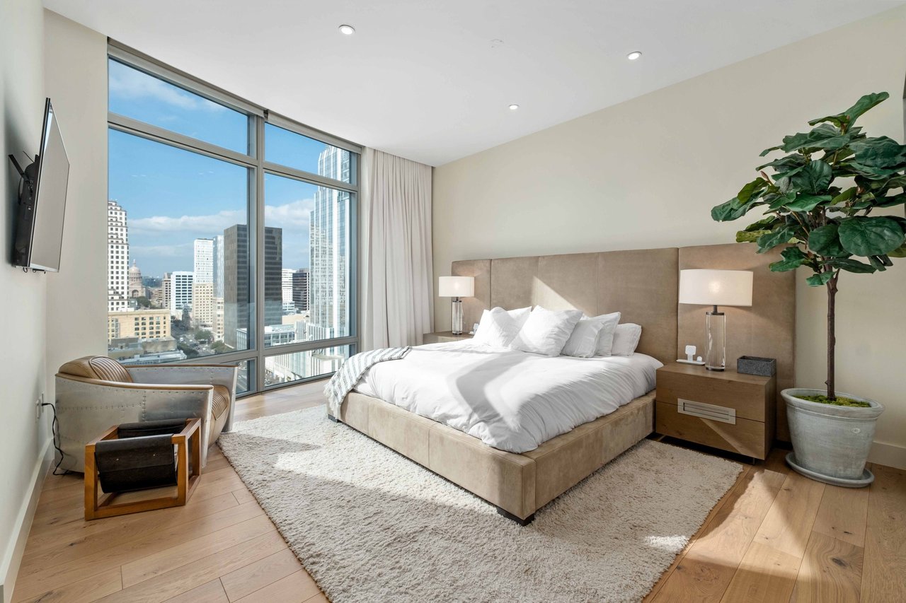 200 Congress Ave #18AE