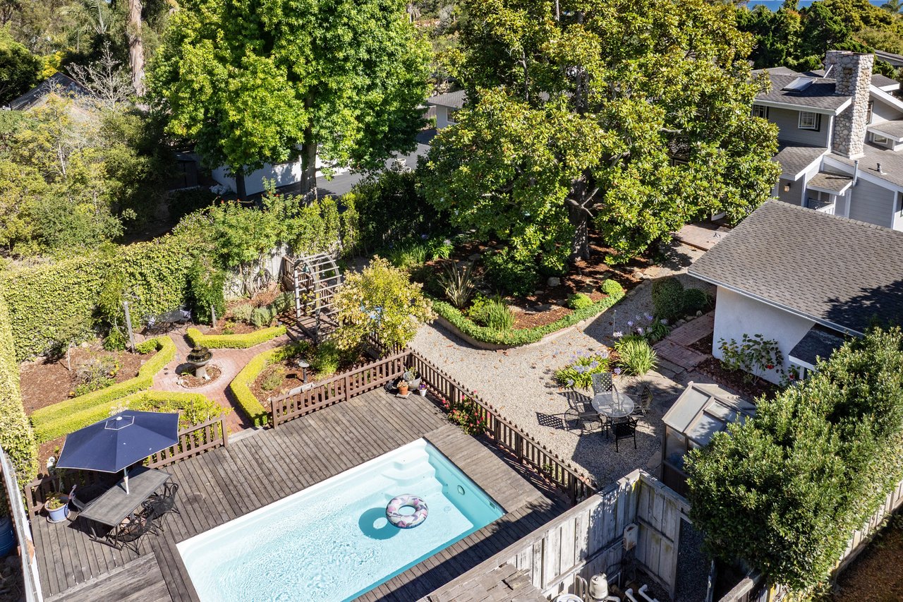 Four Bedroom Home Near Butterfly Beach