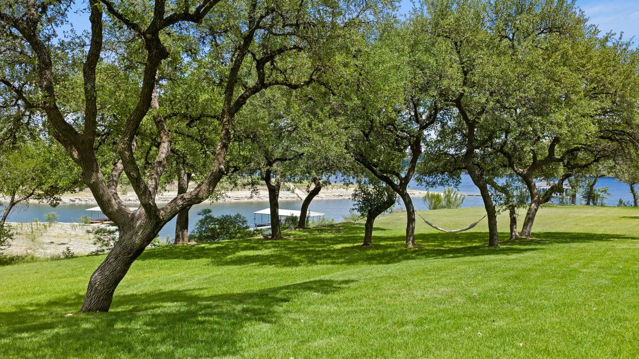 1209 Edgewater Drive