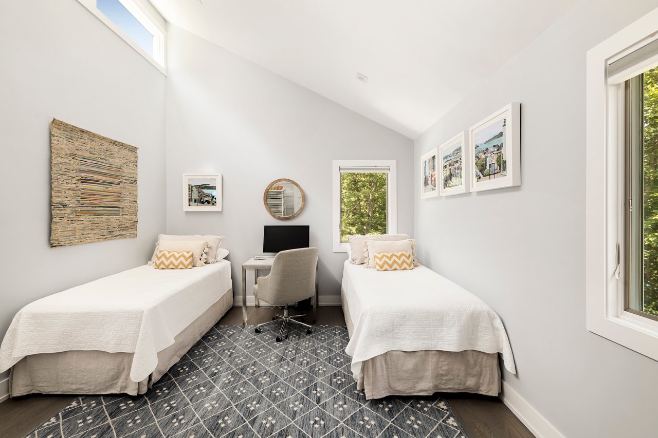 27 Landfall Road, East Hampton