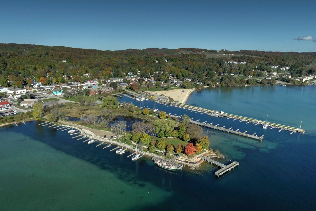 What It’s Like To Live In Suttons Bay Year-Round