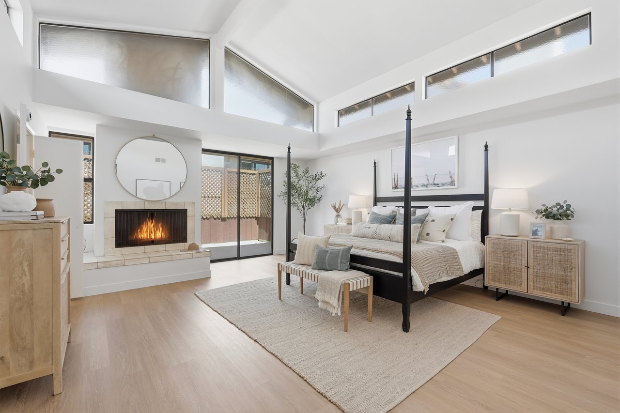2516 The Strand