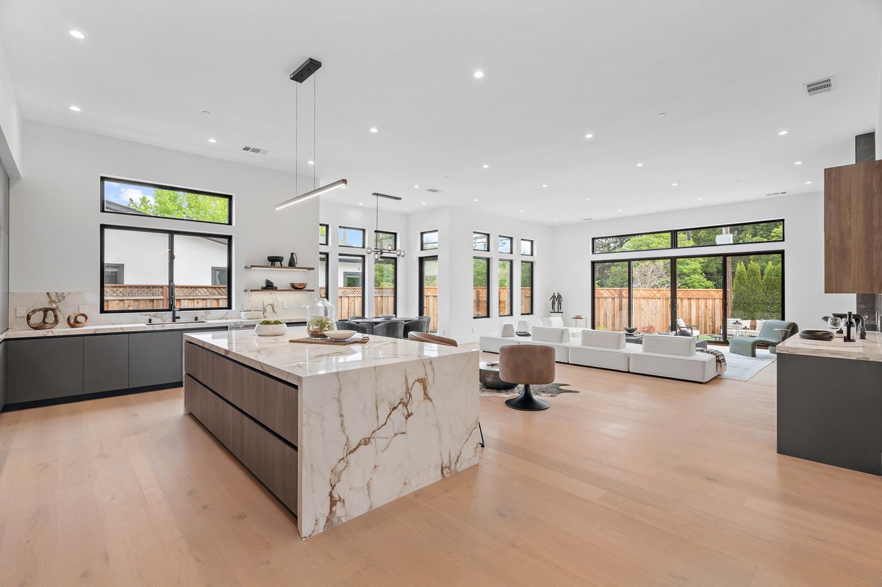 Sun Valley Court