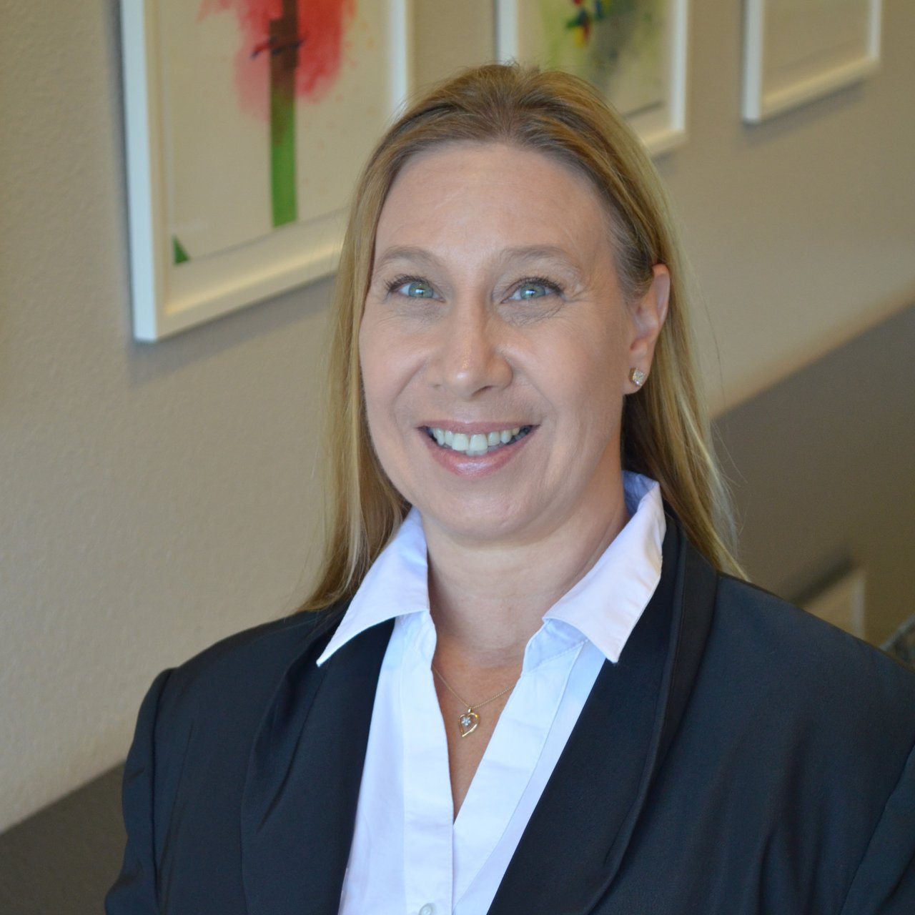 Elaine Hogan La Grange, CA Real Estate Agent Headshot