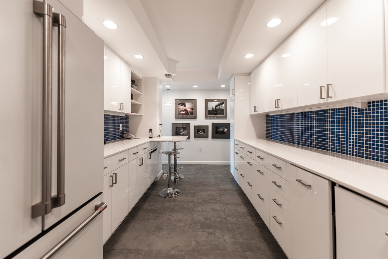 1010 Memorial Drive, Unti 6G