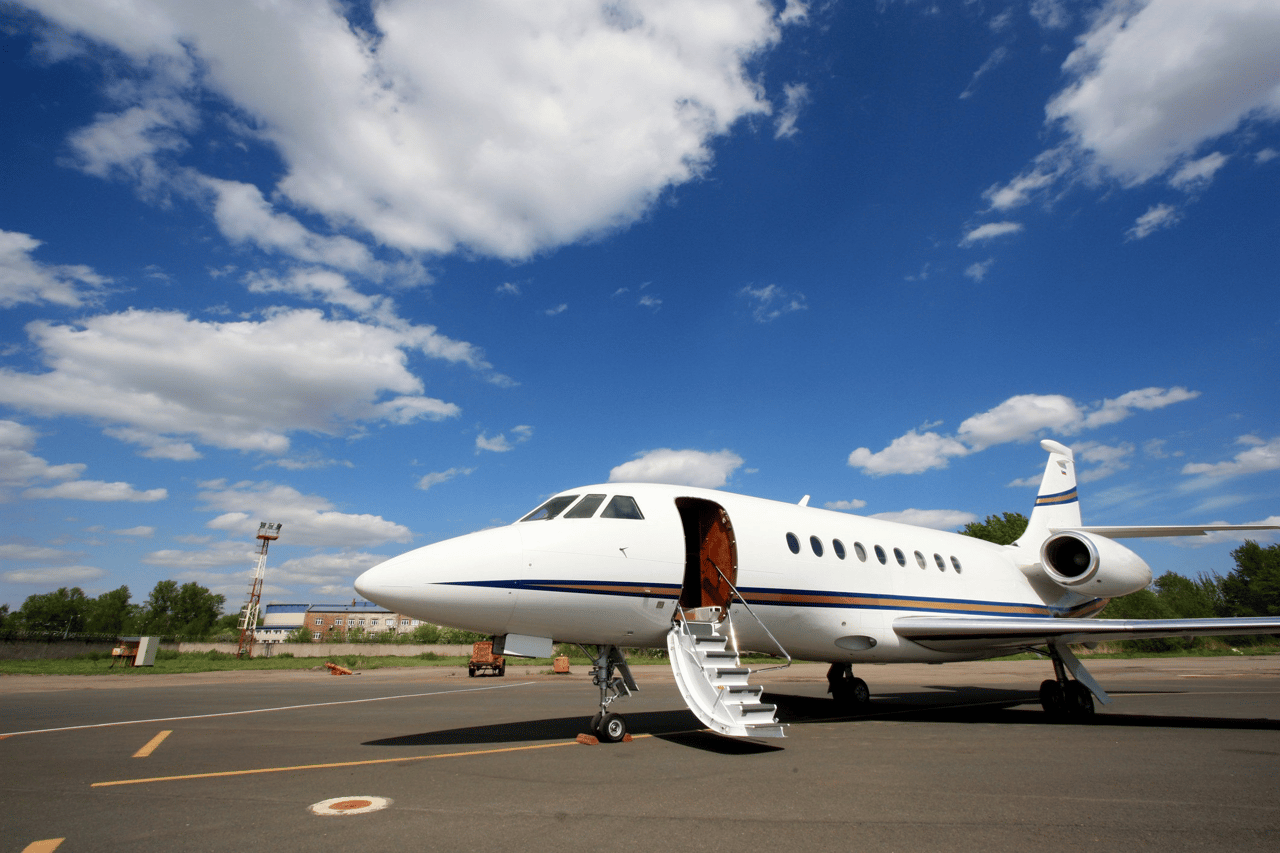 Soaring in Style: The Allure of Semi-Private Aviation in Los Angeles