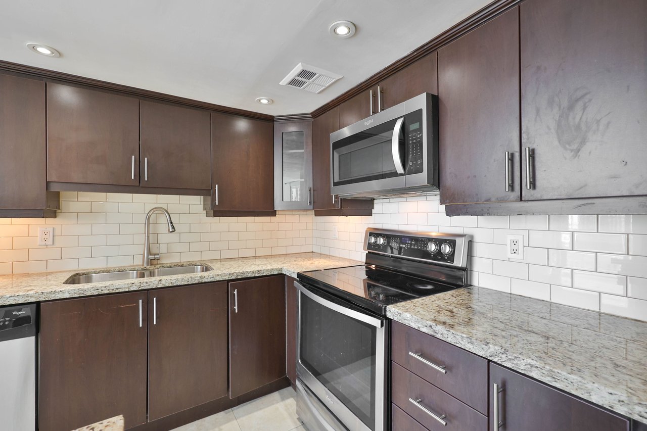 2109-350 Webb Drive, Mississauga