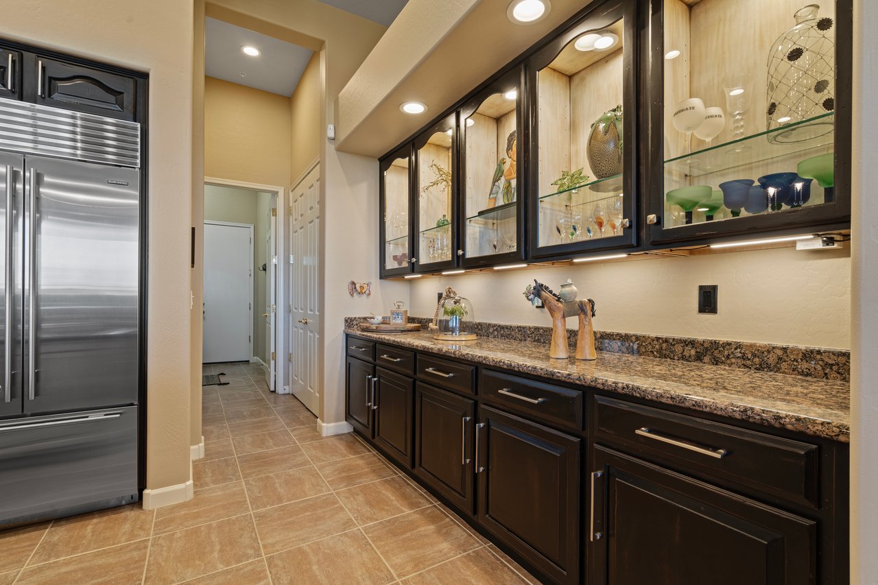 9812 E ROADRUNNER Drive