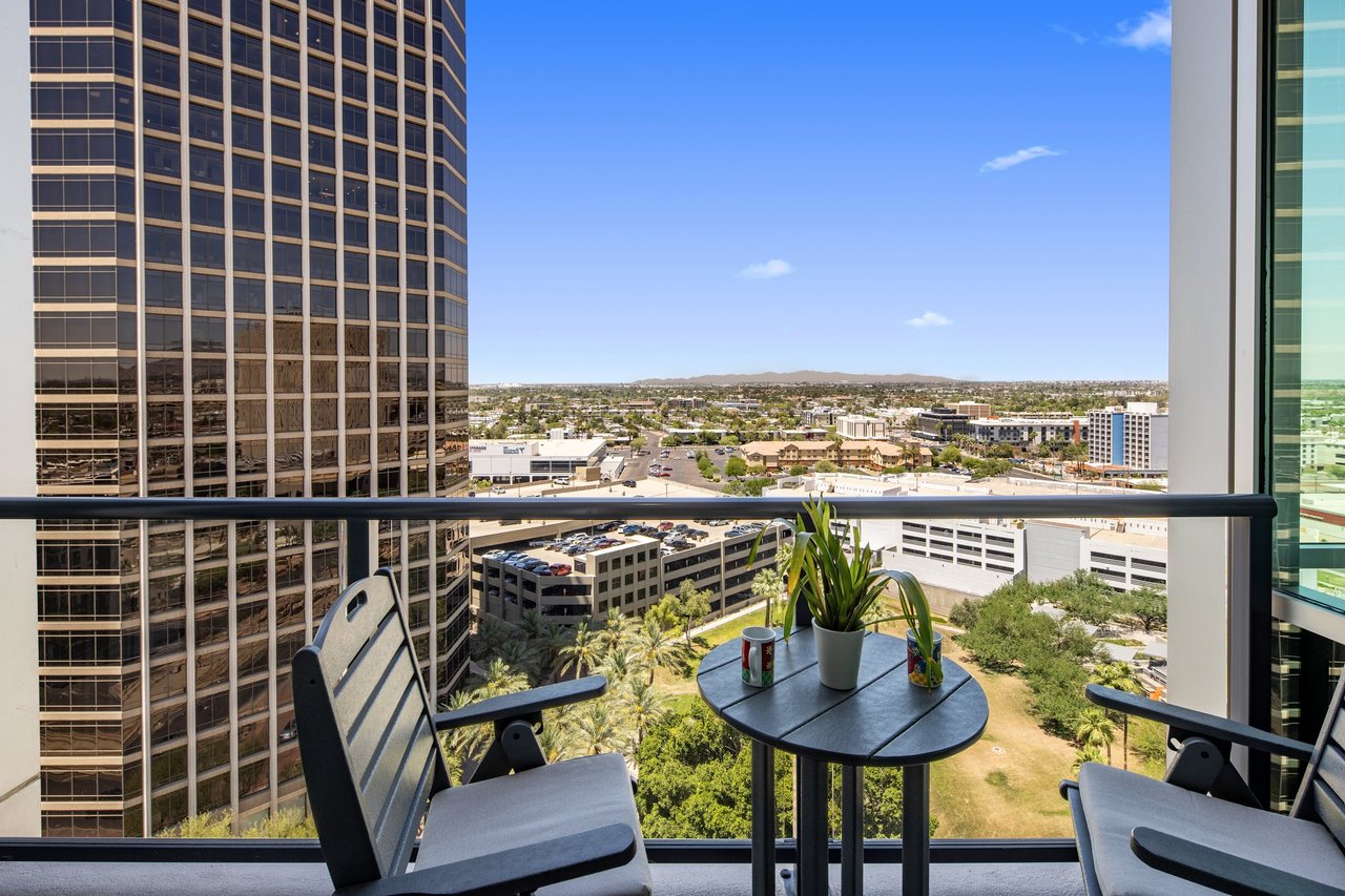 1 E Lexington Avenue 1209