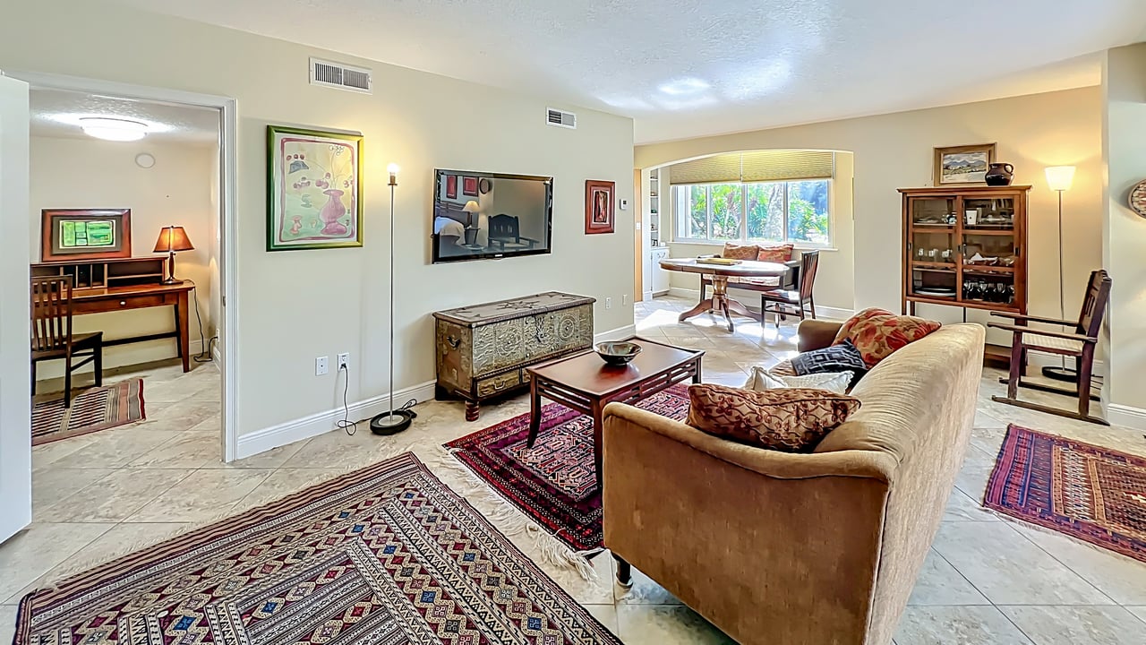 Blissful Downtown Winter Park Pied-à-Terre at Whispering Waters 