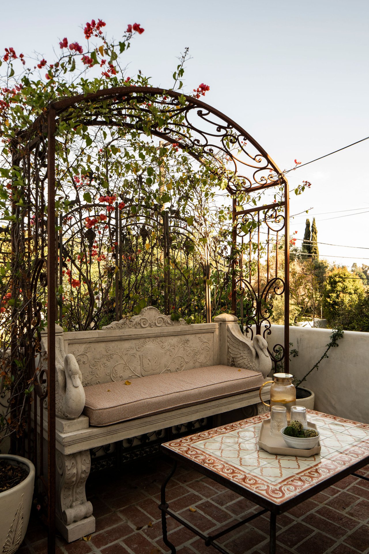 Vacant Trophy Silverlake Triplex With Reservoir Views