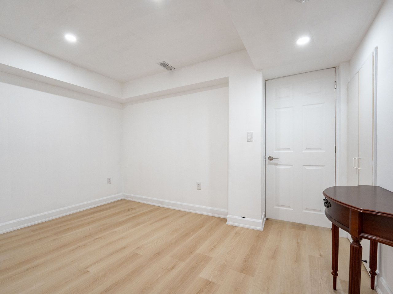 84 Grasslands Ave
